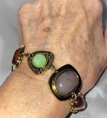 Vtg Style Goldtone Bracelet W/Resin Multicolor Stones And Shapes Fall Colors 6″+