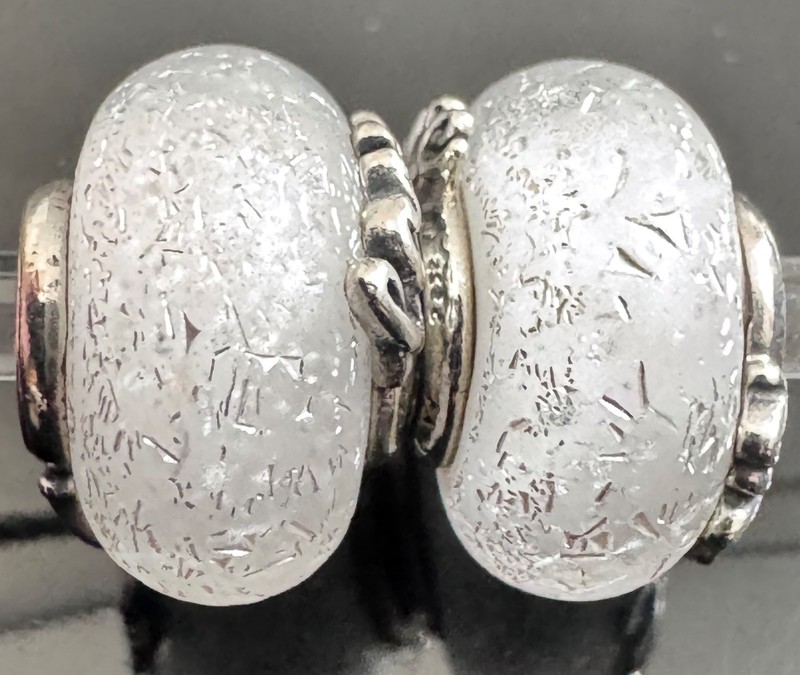 (ONE) New 100% Auth PANDORA Glittery White Murano Mom & Love Charm 792655C00 gallery