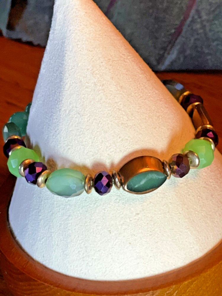 GREEN HOLOGRAPHIC MULTI IRIDESCENT UV SHIMMER BRASS STRETCH BRACELET OSFA