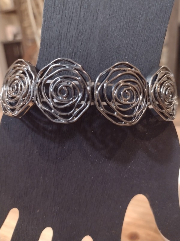 Paparazzi Jewelry ~🔥Beat Around The ROSEBUSH🔥~ Black Gun Metal Bracelet gallery