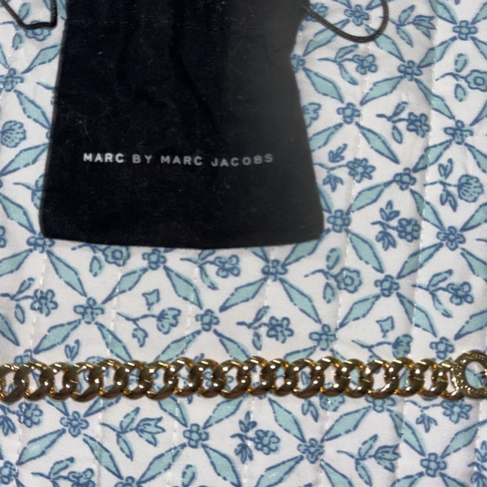 MARC JACOBS MARC BY MARC JACOBS GOLDTONE BRACELET SMALL KATIE TURNLOCK gallery