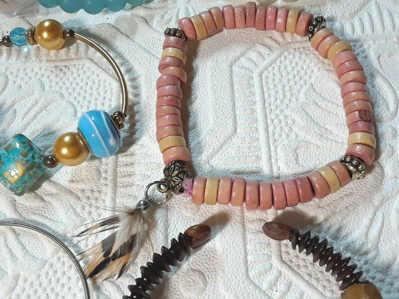 Crystal beads, blue glass, red plastic. Lot of 13 beautiful bracelets. gallery