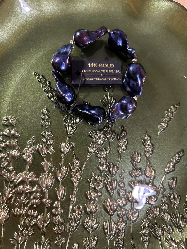 Gigantic Freshwater Pearls Middle Night Blue Stretchy Bracelet 14k Gold Filled gallery