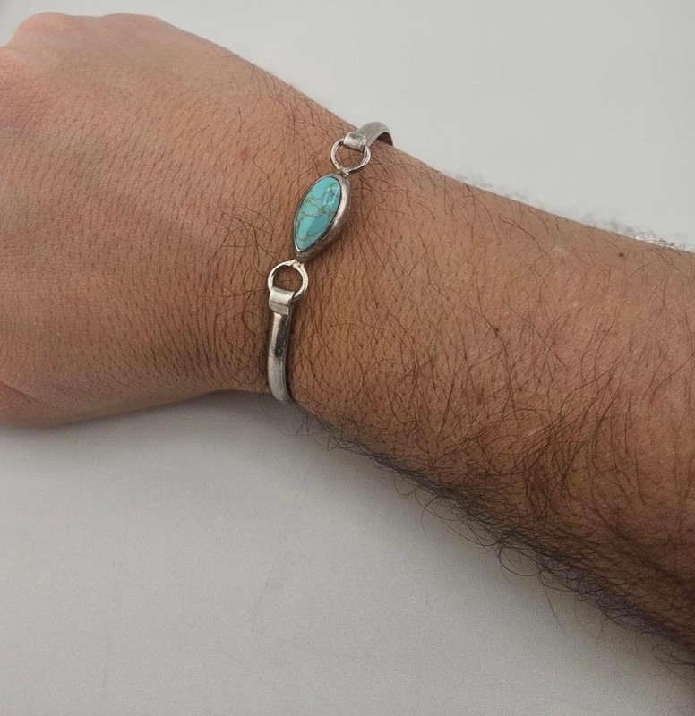 Beautiful Sterling Silver and Turquoise Hook and Eye Bangle gallery