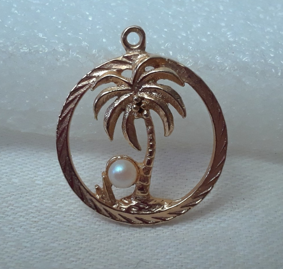 Vintage Round Gold Tone Charm Cut Out Palm Tree Faux Pearl Charm gallery