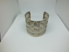 Beautiful Cuff Bracelet Silver Tone Embossed Triangles 2 3/8″ W x 2 3/4″ Across
