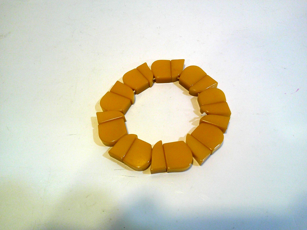 Bakelite Stretch Bracelet - Vintage 2in and up Orange Bangle