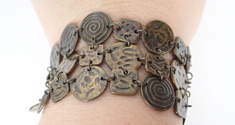 PREMIER DESIGNS Bracelet Antiqued Brass-T Hammered Spiral Link Chain Toggle gallery