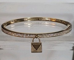 MICHAEL KORS PAVÉ STONE BANGLE BRACELET WITH PADLOCK CHARM MKJ6993710