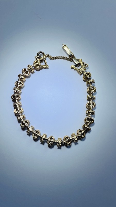 Gold Tone White Oval Cabochon Link Bracelet Prong Set Box Clasp Adjustable gallery