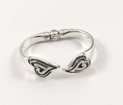 Brighton NWOT Infinity Heart Hinged Bangle Bracelet Silver Crystals. #932