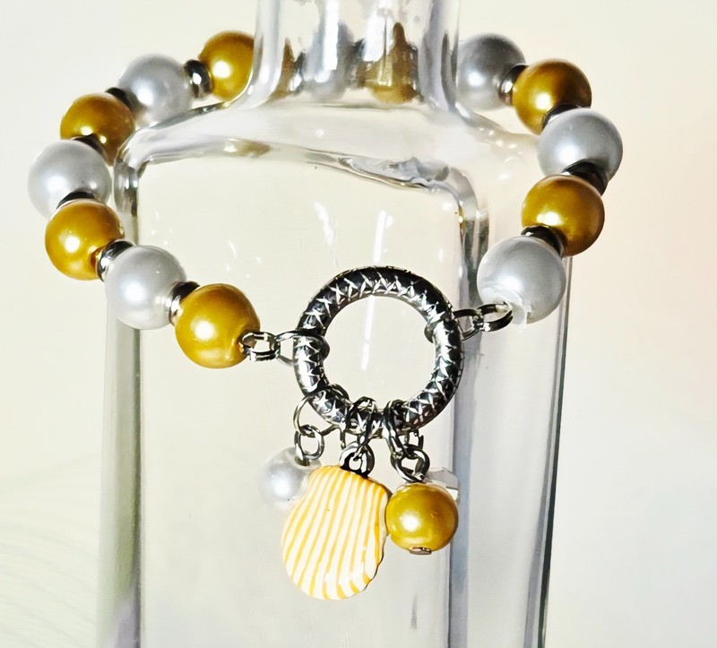 Shell charm Bracelet Glass Beaded Stretch Bracelet Woman Teen Yellow Pearl Gift gallery