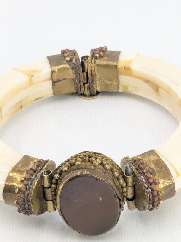 Vintage Bone Style Bracelet 6.5 Brown Stone Brass Hinged Cuff Bangle 69 g Boho gallery