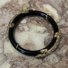 Black Gold Tone Claw Design Bangle Bracelet Round Metal Plastic Fashion