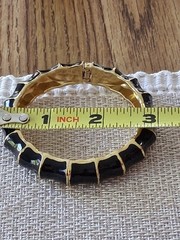 SEQUIN BLACK ENAMEL RIBBED BAMBOO GOLD HINGED BANGLE BRACELET UNSIGNED