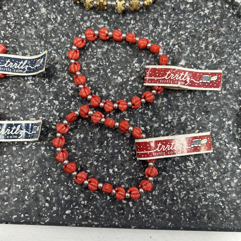 Trrtlz Christmas Themed Stretch Bracelet Lot Of 10 6.5 in Expandable gallery