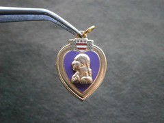 Purple Heart Medal Combat Wounded Veteran Goldtone & Enamel Charm Pendant 5.4g