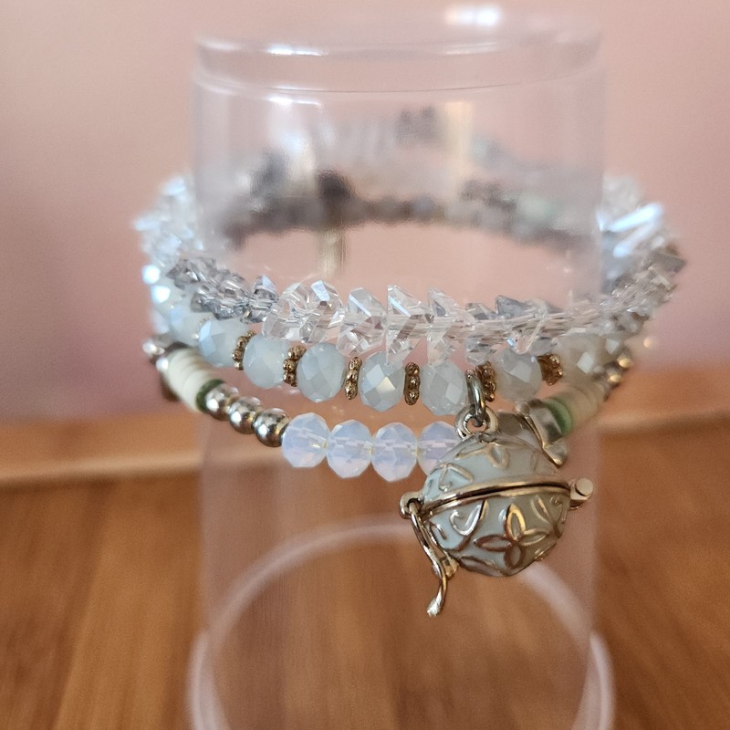 Alexa’s Angels & Erimish Beaded Bracelet Lot of 3 Crystal Charm Stack gallery