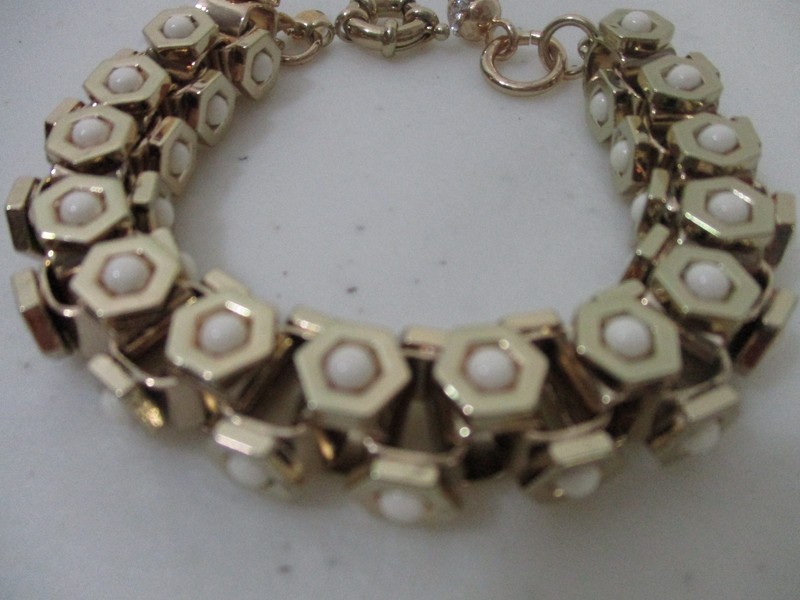 Lee Angel Neiman Marcus Women's Howlite Brass Box-Station Bracelet 8 L NIP 150 gallery