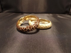 2 Enamel Metal Bangle Bracelets Chic Classy Hinged Giraffe Print Brown Ivory