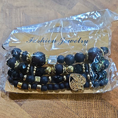 Fashion Jewelry Black/Gold Beaded Stretch Stackable Bracelet Set Heart Charm