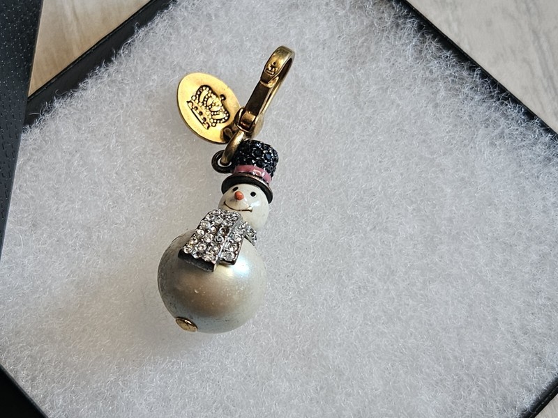 ❤️JUICY COUTURE Pave Snowman 2007 Limited Edition Pearl Silver Charm Authentic gallery