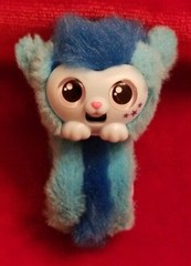 SKYO LITTLE LIVE PETS WRAPPLES BATTERY TALK, SINGING, LIGHTS UP BLUE BRACELET