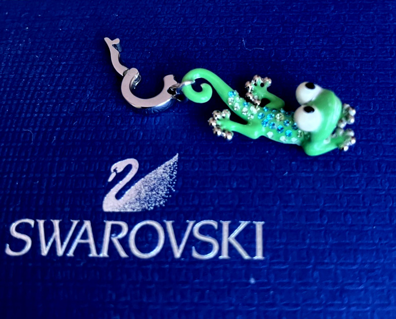 Swarovski Crystal "Green Gecko" Charm #1185925 - 1" - Silver Rhodium - Mint gallery