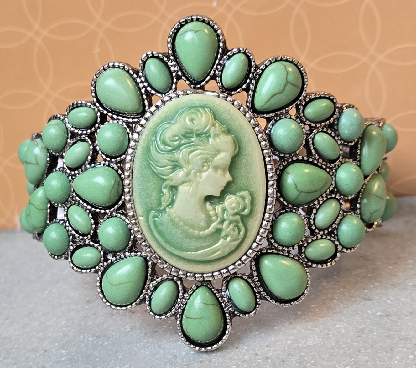 Green Howlite Cameo Hinged Bangle Bracelet in Silvertone (7.5 In) 26.00 ctw gallery
