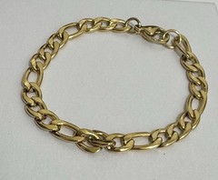 Gold Tone Figaro Chain Link Bracelet w/ Lobster Clasp No Stone Chain Style 6.3”