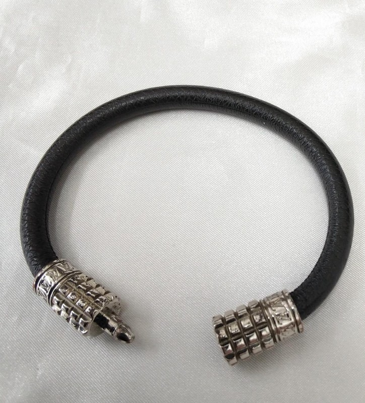 LOUIS VUITTON Damier Gra Fit Bracelet M6626E Used gallery