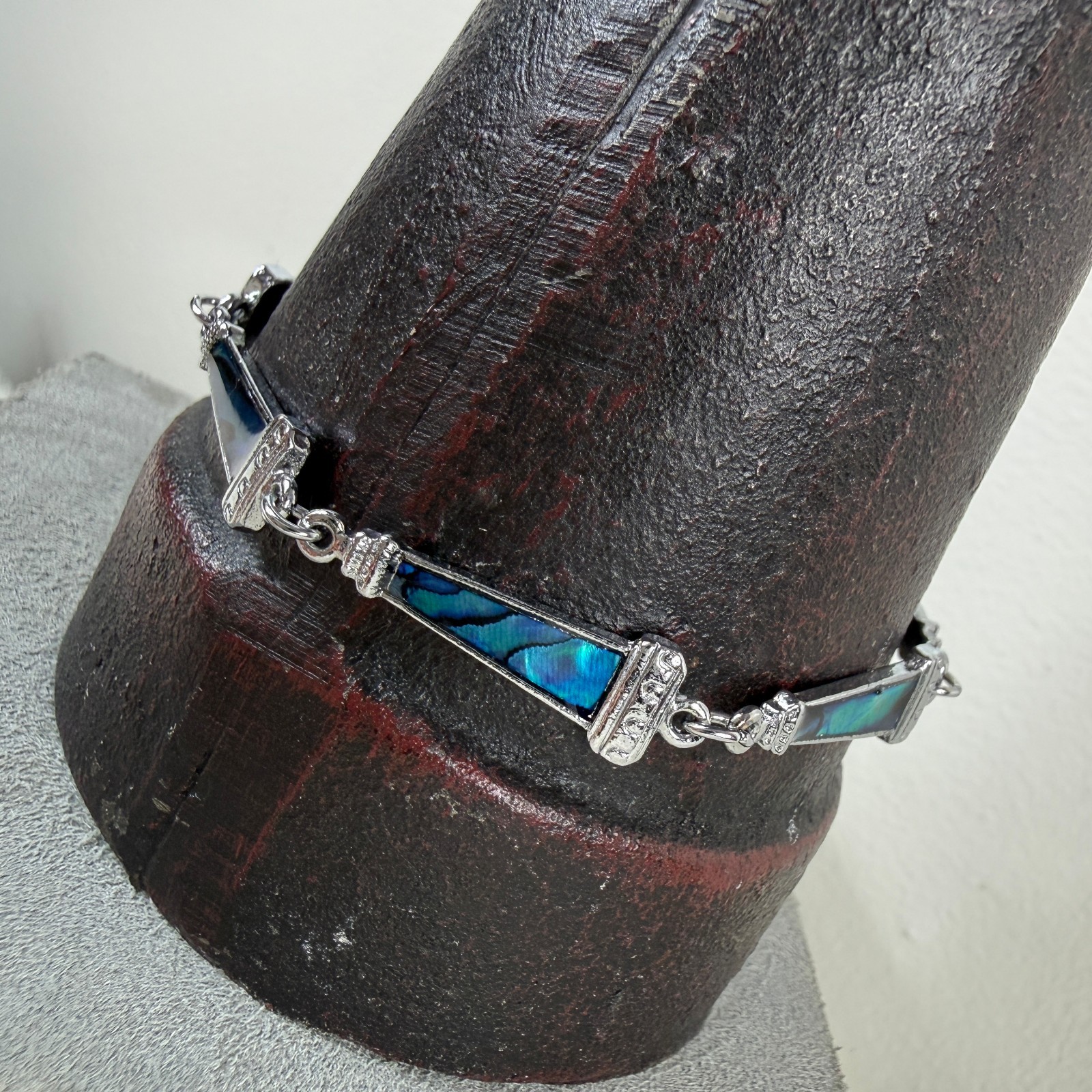 SJ Blue Abalone Shell Silver Tone Bracelet 7.25" gallery