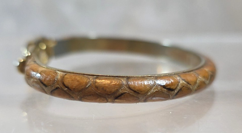 Vtg 24KT Plated Double G Logo Gucci Bangle Bracelet Florence Italy Snakeskin Tan gallery