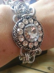 “Malissa J” Round Chain Links With Centre Crystal Cluster Magnetic Bracelet