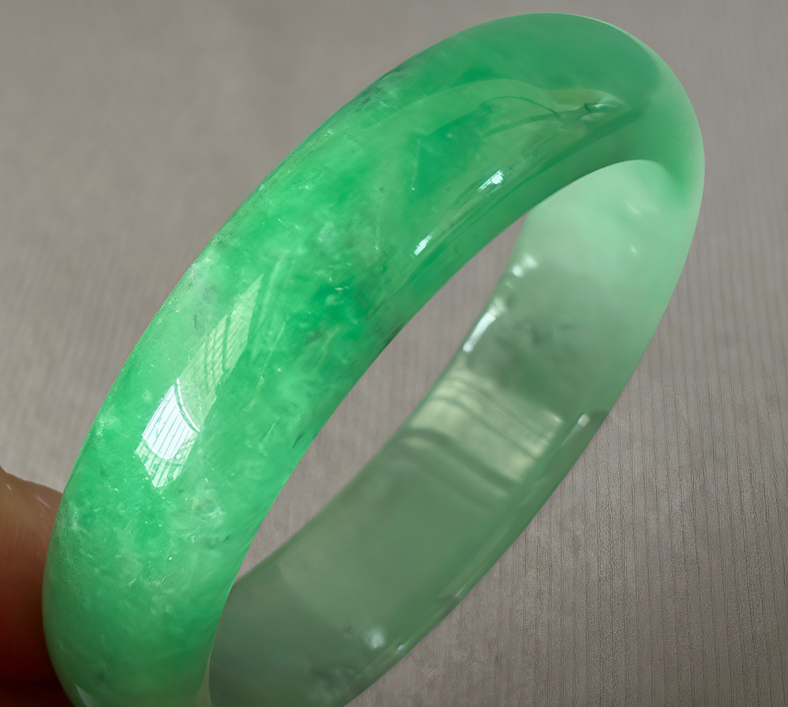 59.7mm Natural Green Jadeite Jade Bracelets Burma Emerald Jade Bracelet Bangle gallery