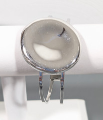 Western Coastal Silver Tone Round Concave Hinge Clamp Cuff Bracelet 6.5 in