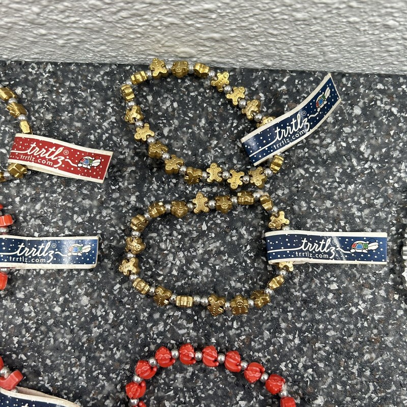 Trrtlz Christmas Themed Stretch Bracelet Lot Of 10 6.5 in Expandable gallery