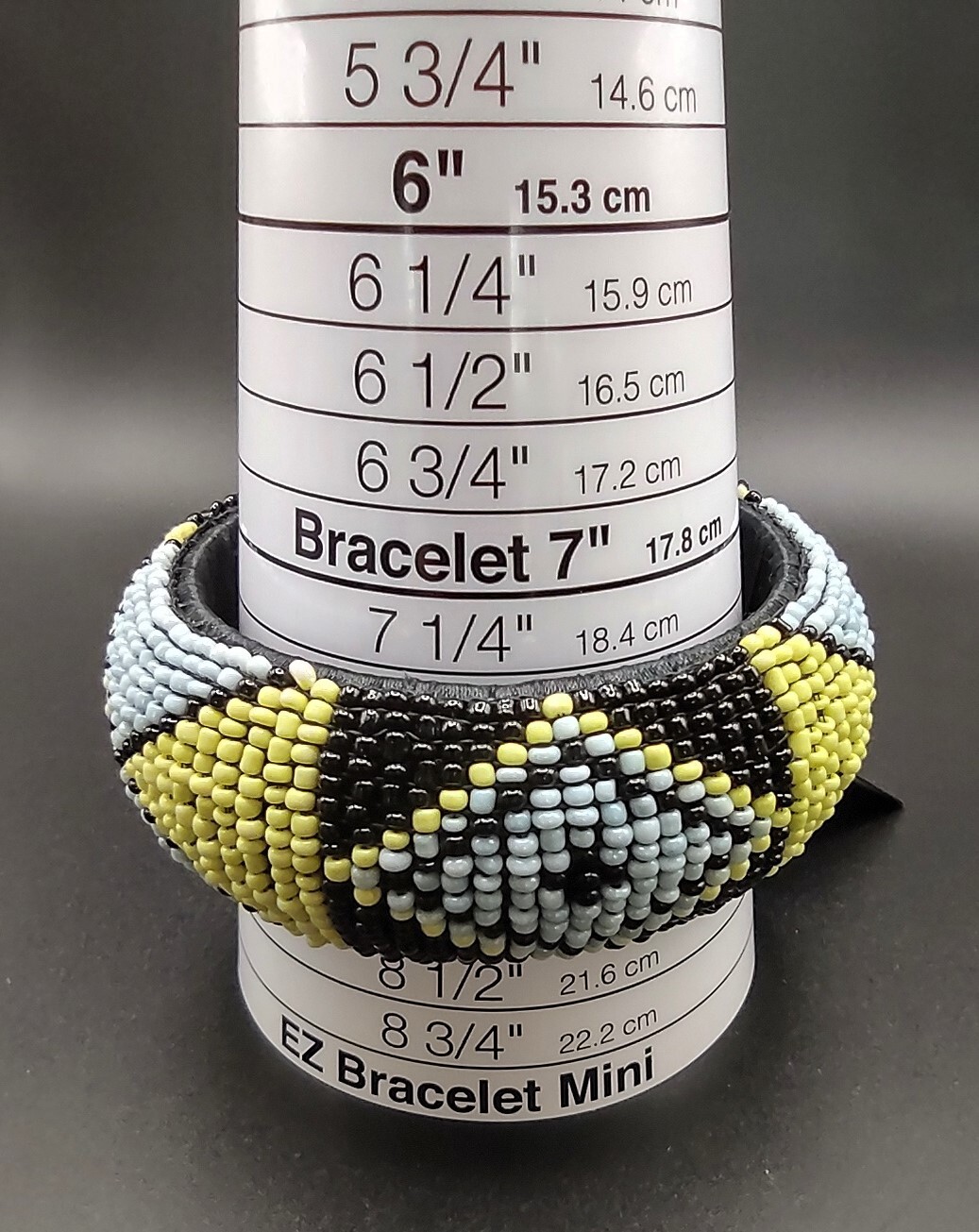 FOREVER 21 BEADED BRACELET Black Blue Yellow One Size Indian Design gallery