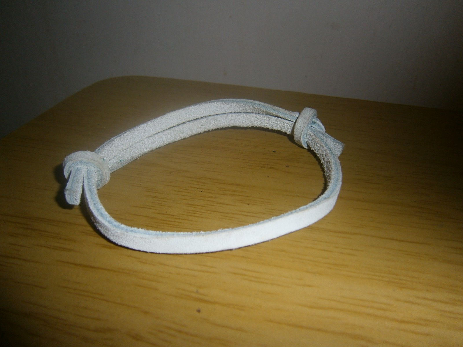 Early 2000's simple white leather bracelet 22cm's(E20a1) gallery