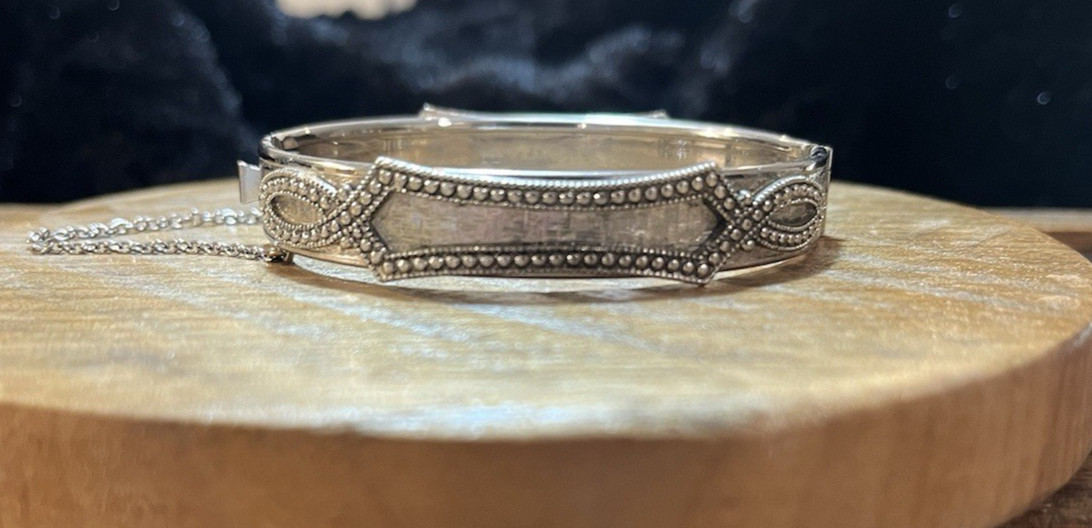 Vintage Whiting & Davis Co Signed Bangle Bracelet Silver Tone 6 1/4" gallery