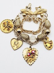 VINTAGE 1950S BREATHTAKING CORO CHARM BRACELET LARGE HEAVY CHARMS RHINESTONES