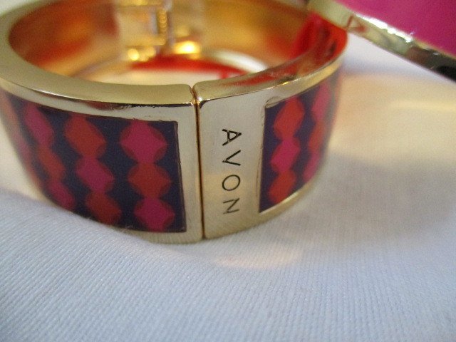 AVON Joyful Beautiful Bangle Set of 2 Gold tone with Enamel-look Hinged Closure gallery
