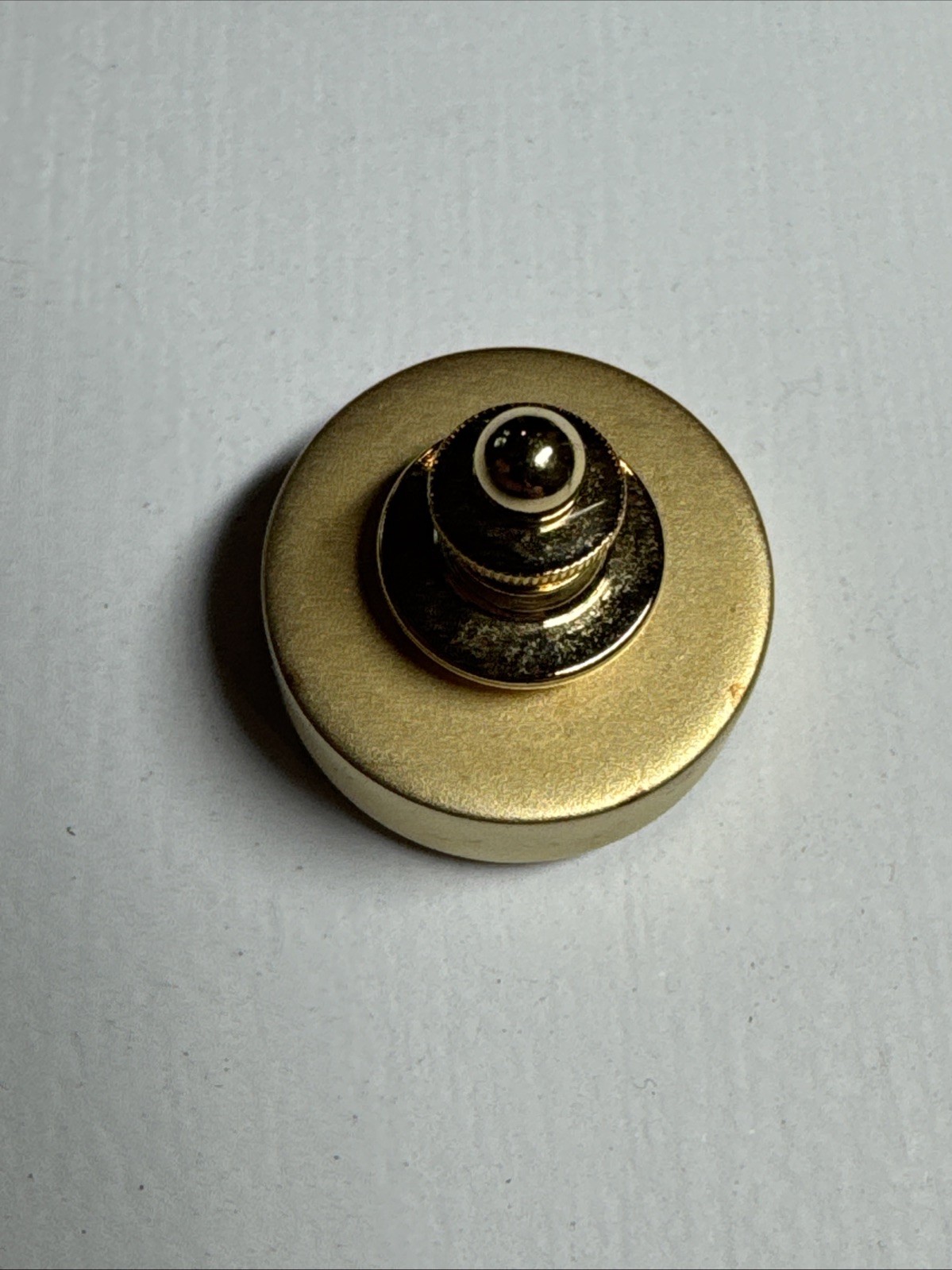 Tateossian Bronze & Black Compass Label Pin Unisex gallery