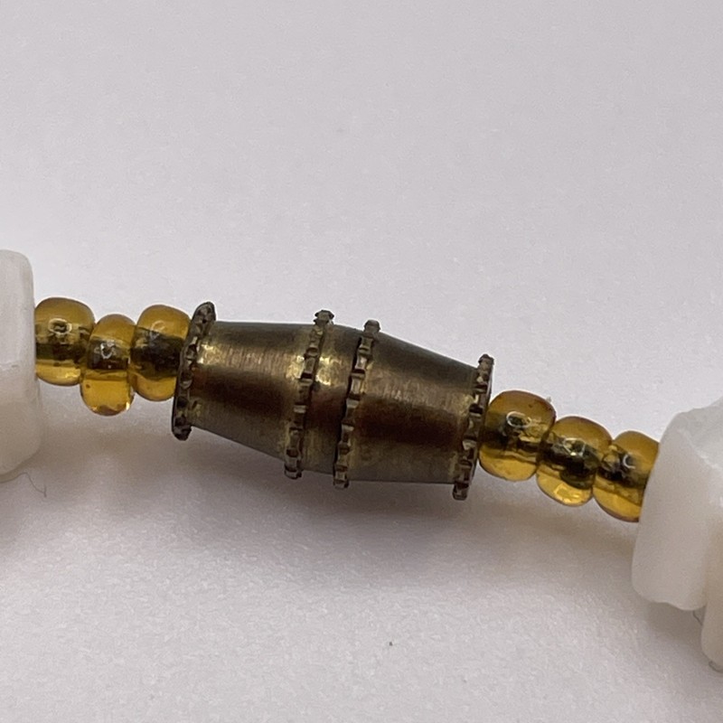 Bracelet Vintage Shell Or Stone, Glass Yellow Beads Barrel Clasp Metal Jewelry gallery