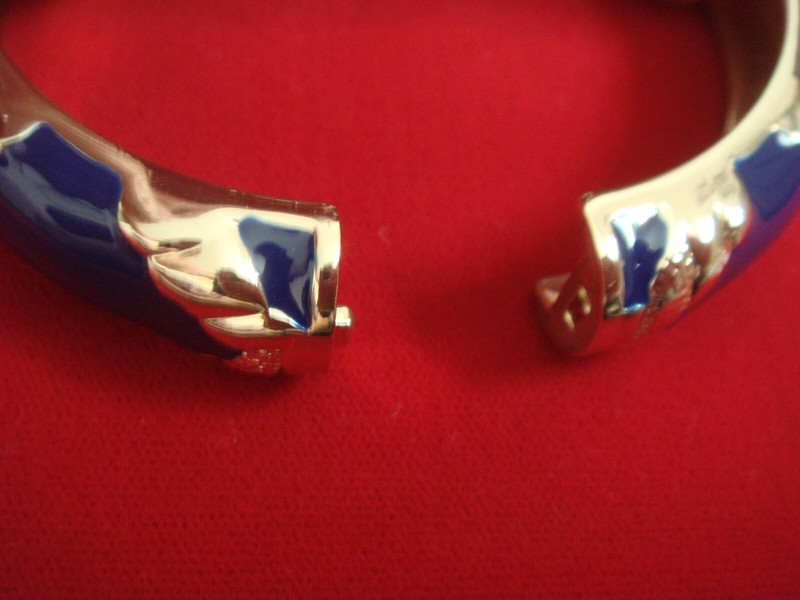 NWT NORDSTROM SEQUIN BRAND BLUE HINGED BANGLE BRACELET gallery