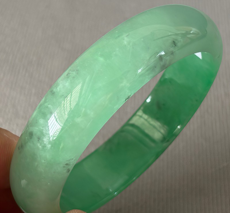 59.7mm Natural Green Jadeite Jade Bracelets Burma Emerald Jade Bracelet Bangle gallery