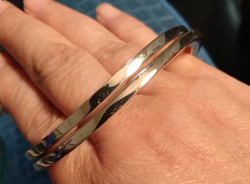 Guess Silver-Tone 2-Pc. Set Bangle Bracelet 7.5" gallery