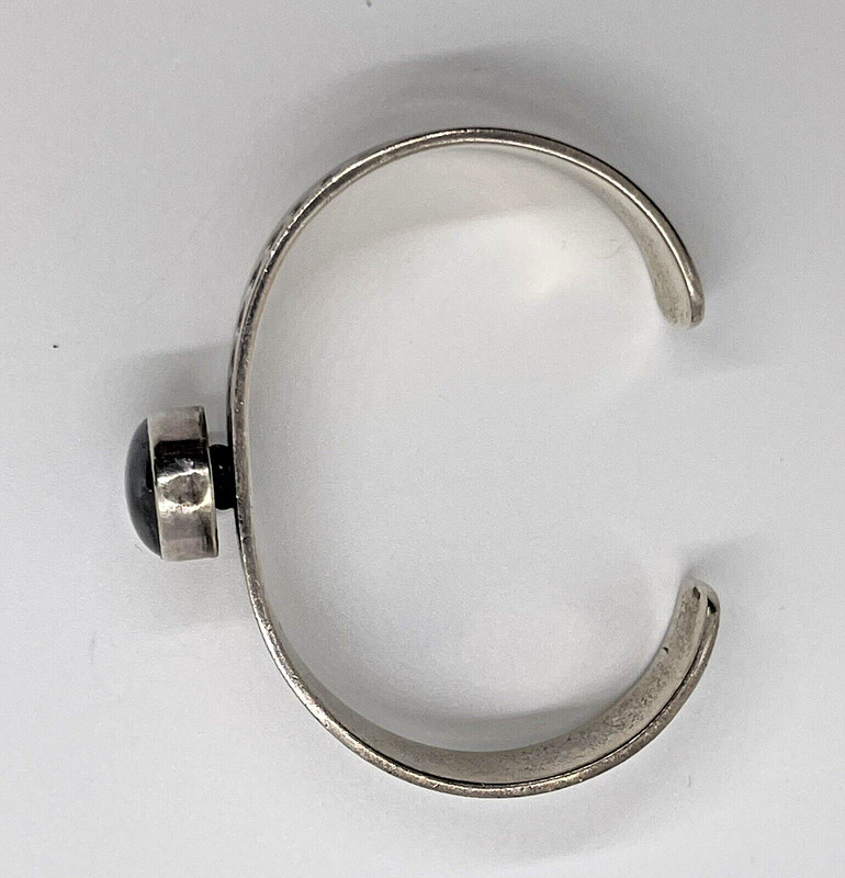 Native American Signed KB Sterling Silver Oval Hematite Cuff Bracelet gallery