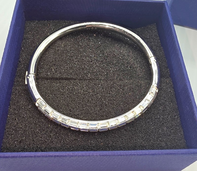 Swarovski Signed Stamp Silver Tone Bangle Bracelet push-button/Snap-lock clasp gallery