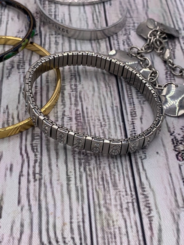 Vintage Bracelet Lot of 6 Fashion Costume Jewelry Bangle Cuff Charm Stretch 8" gallery